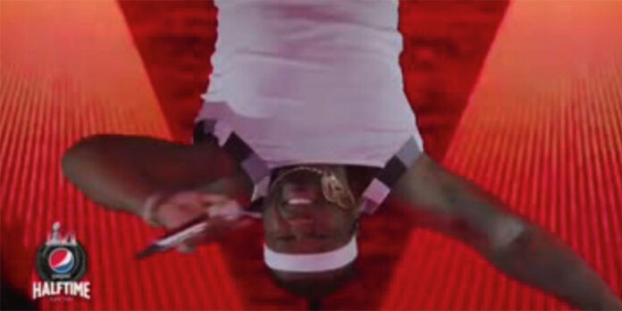 50 Cent qui fait son entrée au Super Bowl